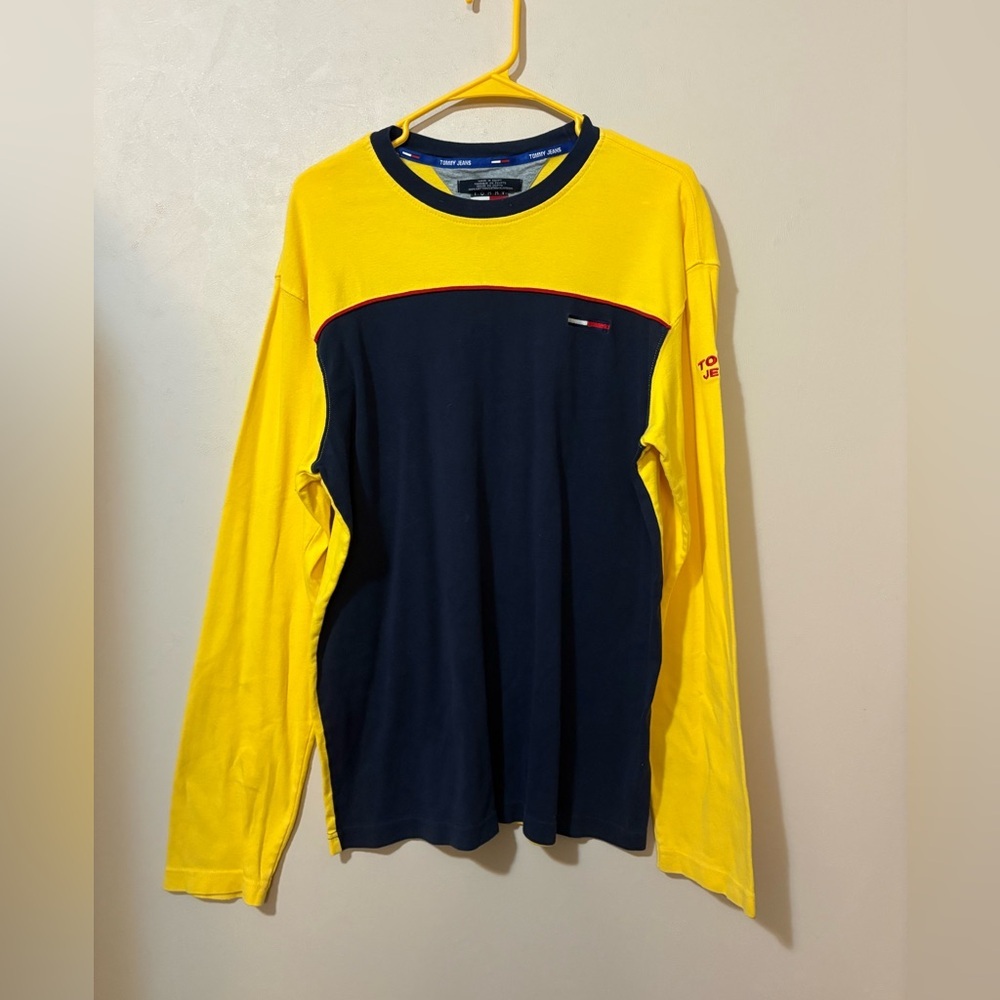 Vintage Y2K Tommy Hilfiger long sleeve sweat shirt men’s large